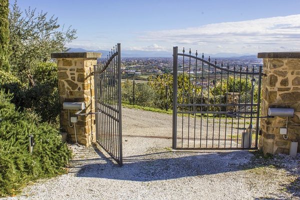 Discover premium electric gates in Kent for ultimate security