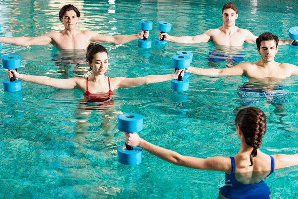 Are Aquatic Exercises More Beneficial Than Traditional Gym Workouts for Pre-natal Fitness?