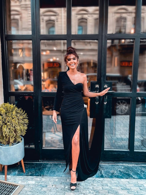 Unlock the timeless appeal of black crittall style doors